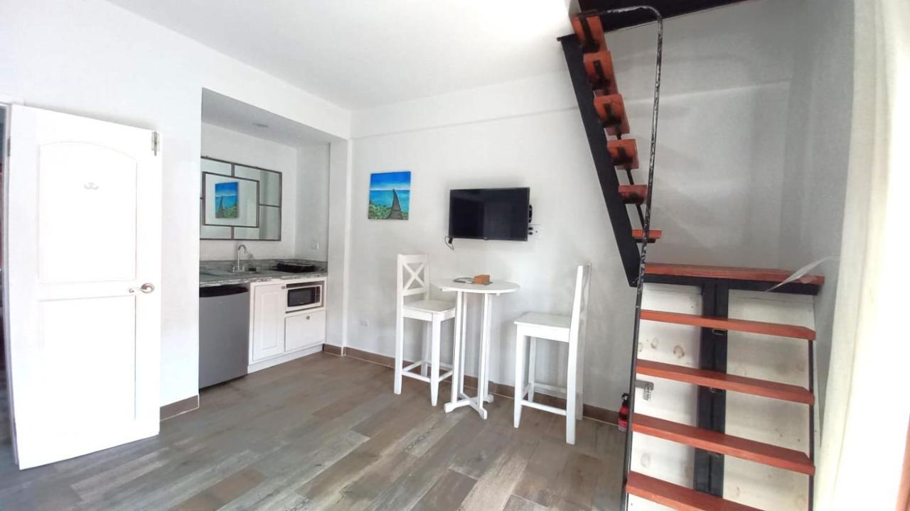 Beach Club Condos At Popeyes Caye Caulker Kültér fotó