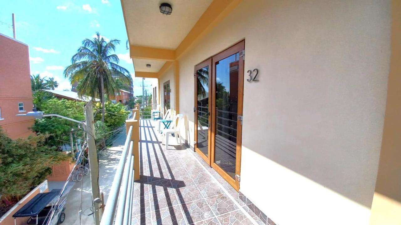 Beach Club Condos At Popeyes Caye Caulker Kültér fotó