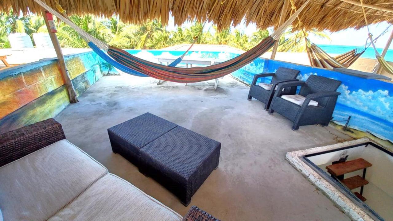 Beach Club Condos At Popeyes Caye Caulker Kültér fotó