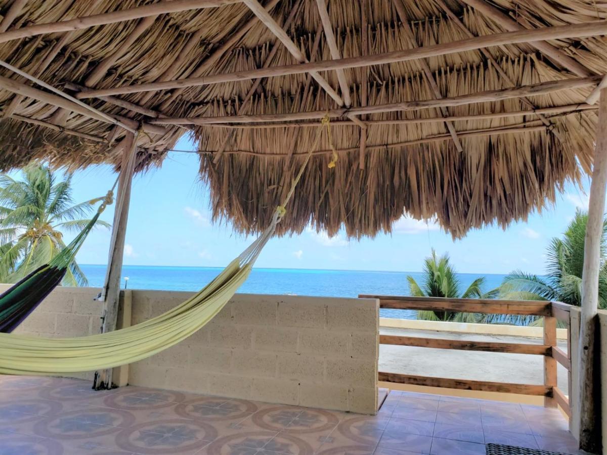 Beach Club Condos At Popeyes Caye Caulker Kültér fotó