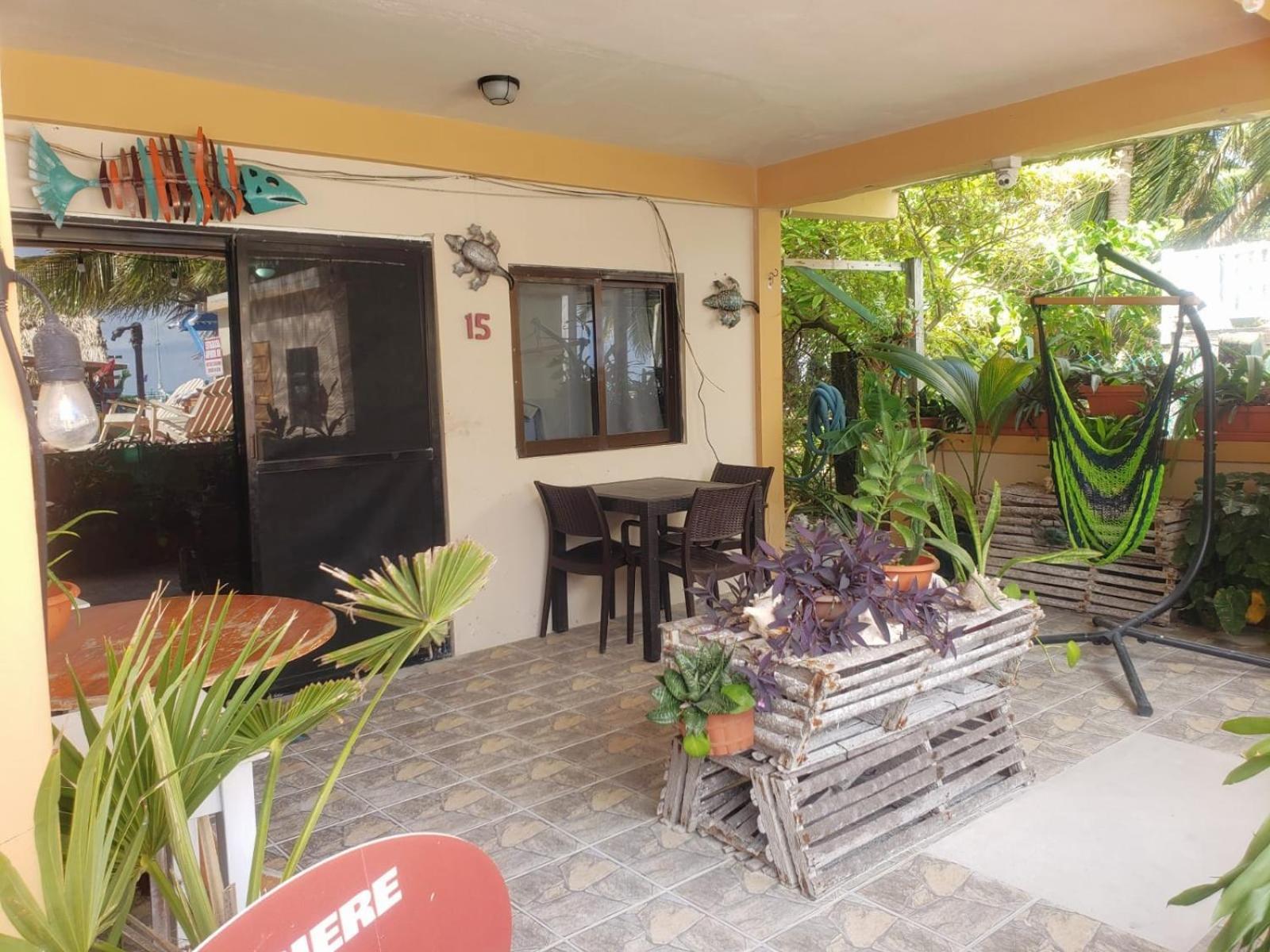 Beach Club Condos At Popeyes Caye Caulker Kültér fotó